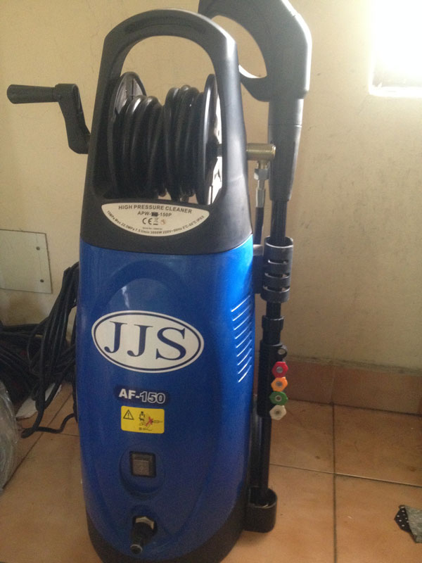 water tank cleaning